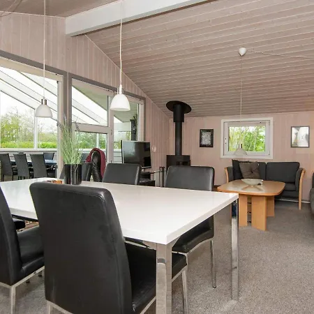 6 Person Holiday In *